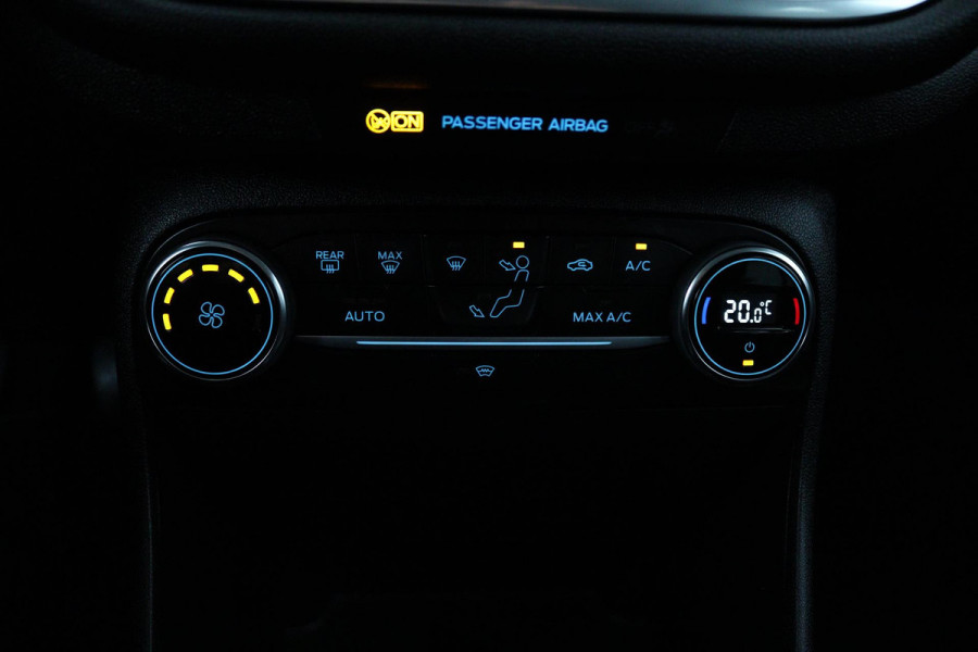 Ford Fiesta 1.0 EcoBoost Titanium Business (NAVIGATIE, PARKEERSENSOREN, ACHTERUITRIJCAMERA, CRUISE ADAPTIEF, NL-AUTO)