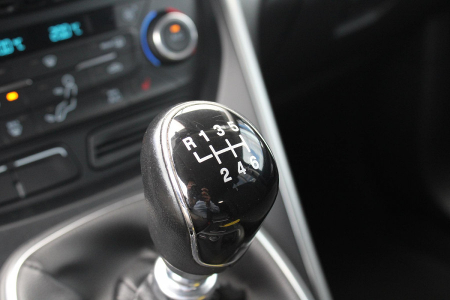 Ford Kuga 1.5 EcoBoost Trend Ultimate | Trekhaak 1800KG | Stoelverwarming | Climate Control | Navigatie | Cruise Control |