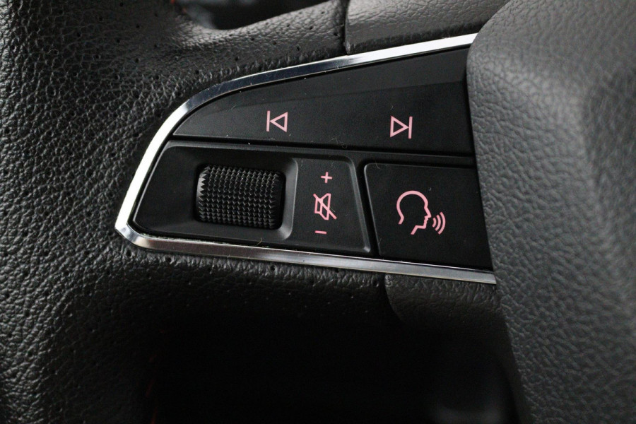 Seat Ibiza 1.0 TSI FR Business Intense (PANORAMADAK, DIGITALE COCKPIT, LED, NAVI, CAMERA, CARPLAY, 1e EIGENAAR, GOED ONDERHOUDEN)