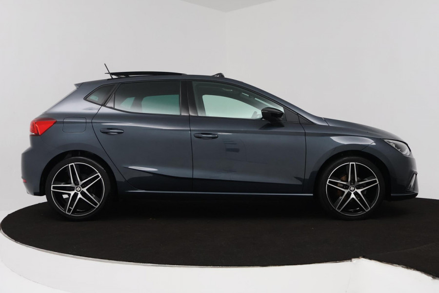Seat Ibiza 1.0 TSI FR Business Intense (PANORAMADAK, DIGITALE COCKPIT, LED, NAVI, CAMERA, CARPLAY, 1e EIGENAAR, GOED ONDERHOUDEN)