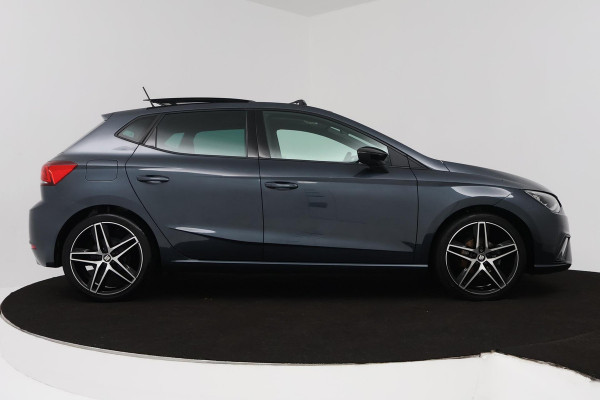 Seat Ibiza 1.0 TSI FR Business Intense (PANORAMADAK, DIGITALE COCKPIT, LED, NAVI, CAMERA, CARPLAY, 1e EIGENAAR, GOED ONDERHOUDEN)