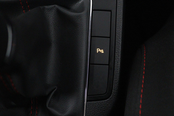 Seat Ibiza 1.0 TSI FR Business Intense (PANORAMADAK, DIGITALE COCKPIT, LED, NAVI, CAMERA, CARPLAY, 1e EIGENAAR, GOED ONDERHOUDEN)