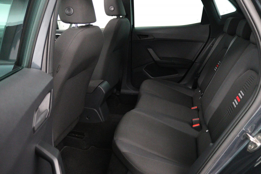 Seat Ibiza 1.0 TSI FR Business Intense (PANORAMADAK, DIGITALE COCKPIT, LED, NAVI, CAMERA, CARPLAY, 1e EIGENAAR, GOED ONDERHOUDEN)