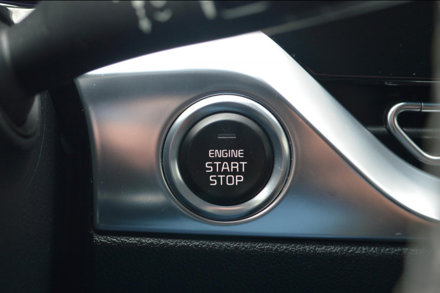 Kia Niro 1.6 GDi Hybrid DynamicPlusLine | Stoel- en stuurverwarming |Navigatie | Trekhaak