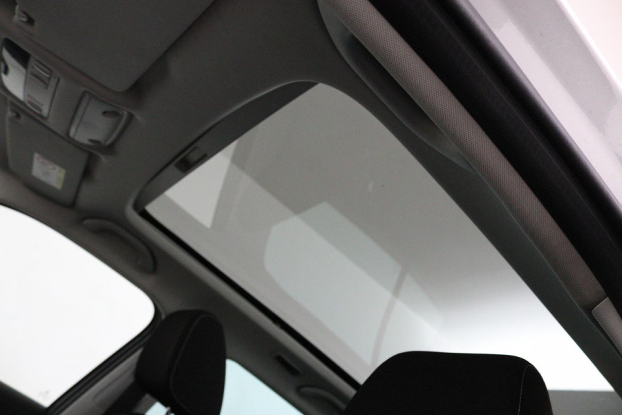Škoda Fabia Combi 1.2 TSI Drive Automaat (PANORAMADAK, PARKEERSENSOREN, CRUISE CONTROL, CAMERA, CARPLAY, AUTOMAAT)