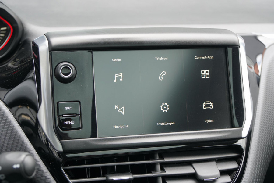 Peugeot 2008 1.2 PureTech GT-Line + TREKHAAK / APPLE CARPLAY / PANO / SENSOREN