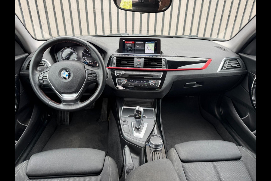 BMW 1-serie 116d SPORT - Automaat - apple carplay