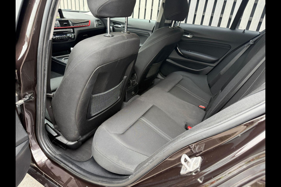 BMW 1-serie 116d SPORT - Automaat - apple carplay