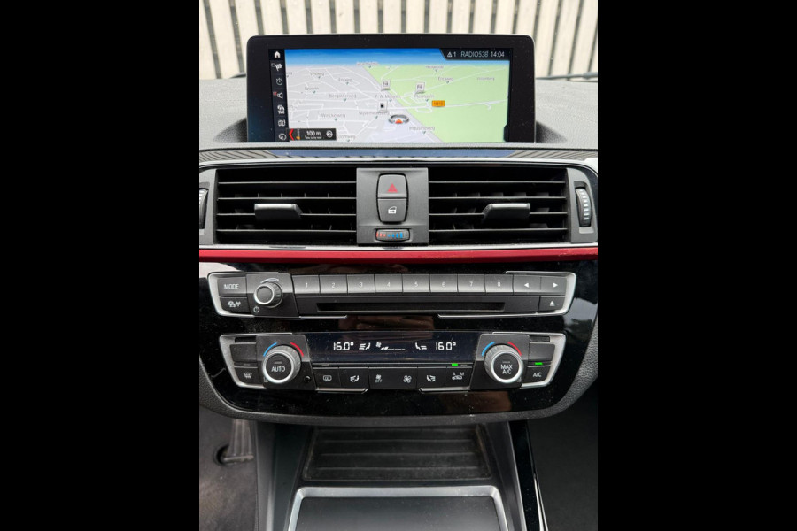 BMW 1-serie 116d SPORT - Automaat - apple carplay