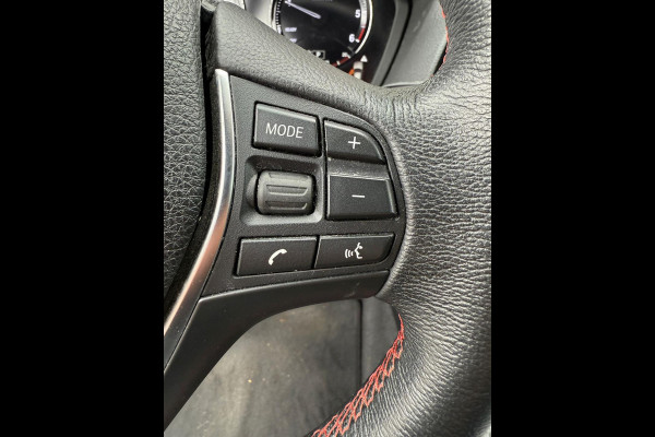 BMW 1-serie 116d SPORT - Automaat - apple carplay