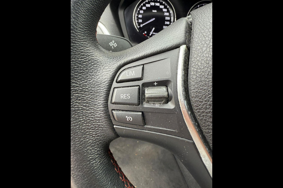 BMW 1-serie 116d SPORT - Automaat - apple carplay
