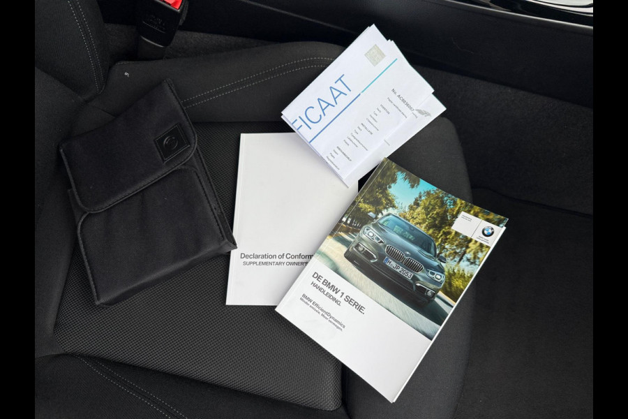 BMW 1-serie 116d SPORT - Automaat - apple carplay