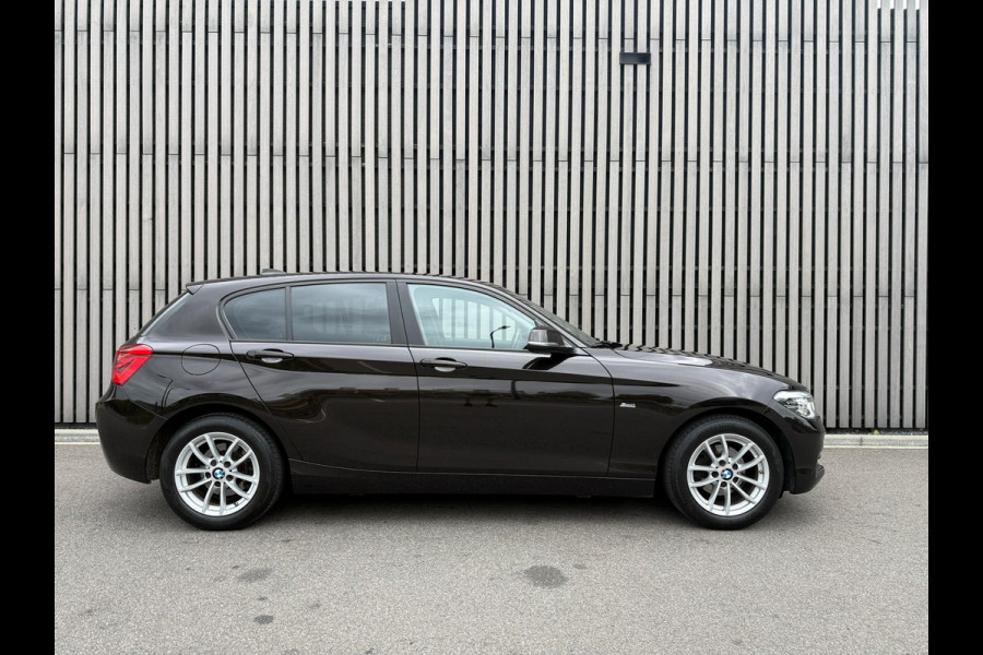 BMW 1-serie 116d SPORT - Automaat - apple carplay