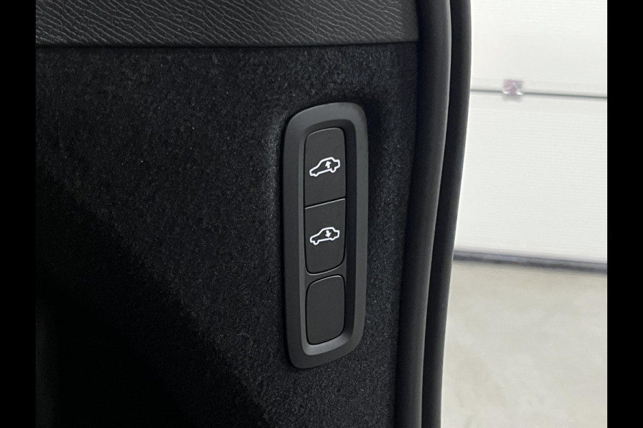 Volvo XC90 2.0 T8 Plug-in hybrid AWD Ultra Bright *Facelift* | Luchtvering | Open dak | Adapt. Cruise | Harman & Kardon | Google |