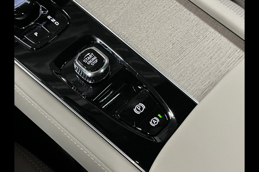 Volvo XC90 2.0 T8 Plug-in hybrid AWD Ultra Bright *Facelift* | Luchtvering | Open dak | Adapt. Cruise | Harman & Kardon | Google |