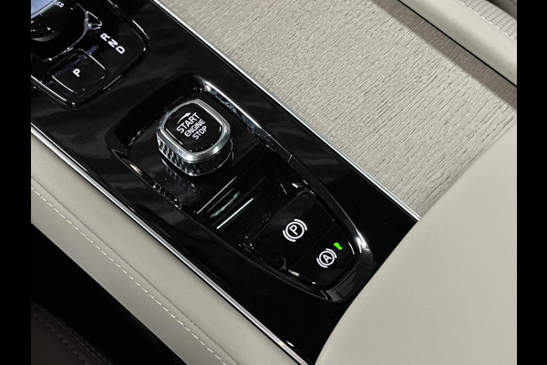 Volvo XC90 2.0 T8 Plug-in hybrid AWD Ultra Bright *Facelift* | Luchtvering | Open dak | Adapt. Cruise | Harman & Kardon | Google |