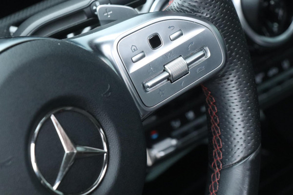 Mercedes-Benz A-Klasse A200 - Night Pakket - AMG - PANO - VOL!
