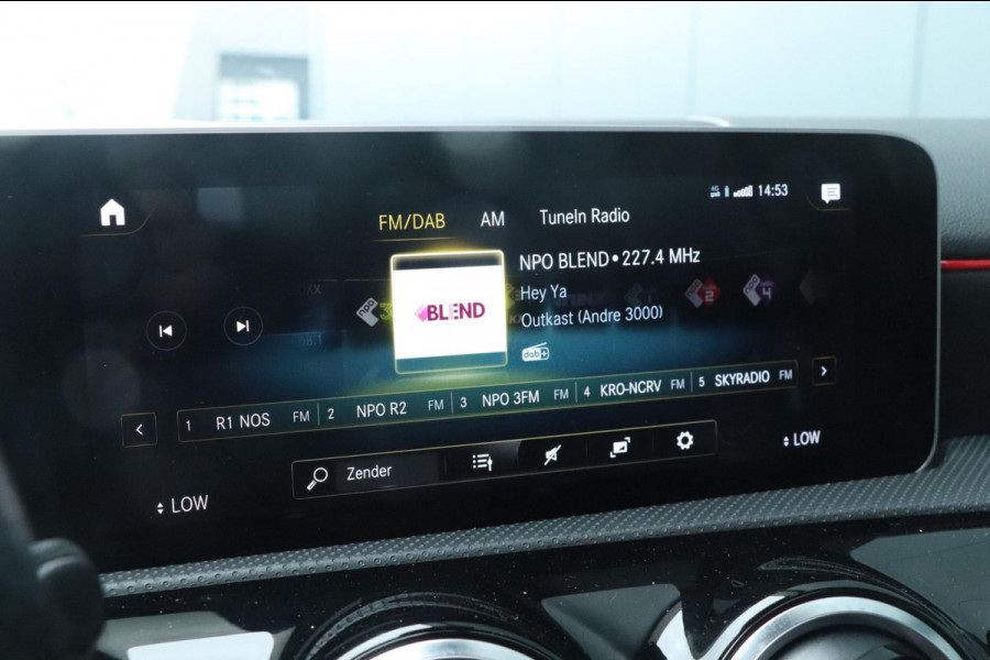 Mercedes-Benz A-Klasse A200 - Night Pakket - AMG - PANO - VOL!