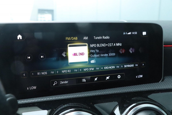Mercedes-Benz A-Klasse A200 - Night Pakket - AMG - PANO - VOL!