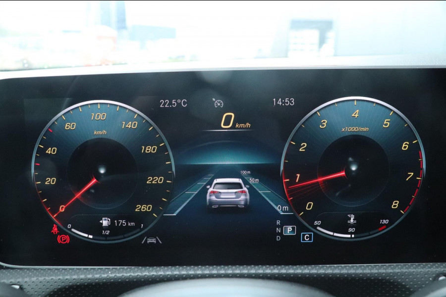 Mercedes-Benz A-Klasse A200 - Night Pakket - AMG - PANO - VOL!