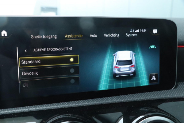 Mercedes-Benz A-Klasse A200 - Night Pakket - AMG - PANO - VOL!