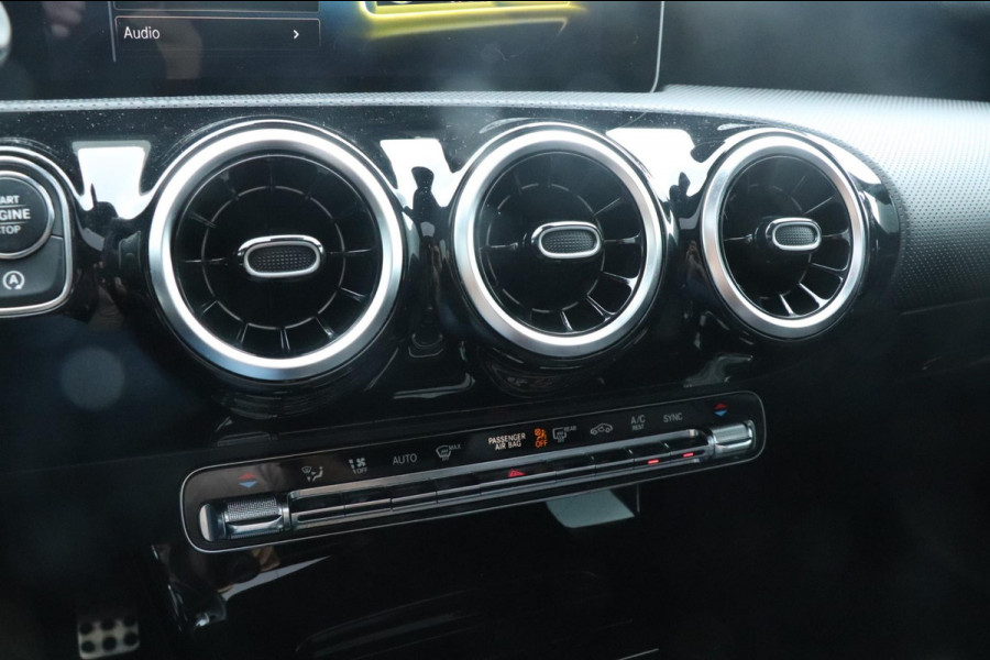 Mercedes-Benz A-Klasse A200 - Night Pakket - AMG - PANO - VOL!