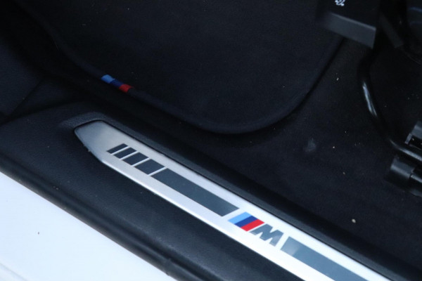 BMW 1-serie 118i High Executive | M-Pakket - Pano - VOL!