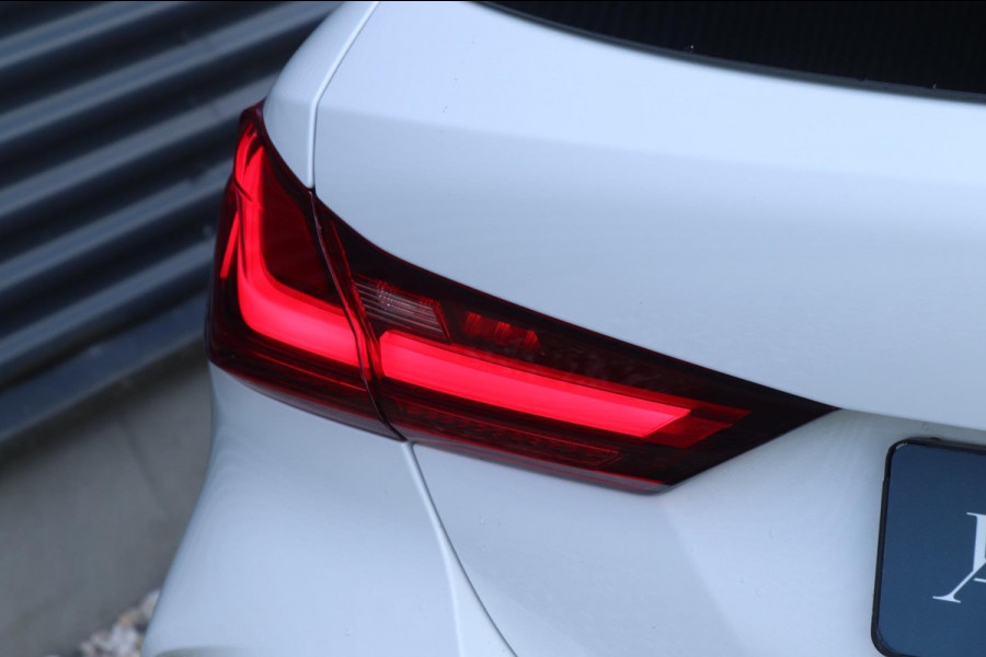 BMW 1-serie 118i High Executive | M-Pakket - Pano - VOL!