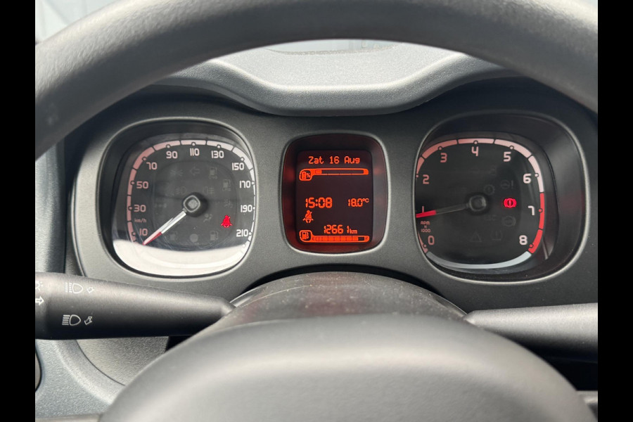 Fiat Panda 1.0 Hybrid RED Cross | Apple carplay | Climate control | Prijs is rijklaar!
