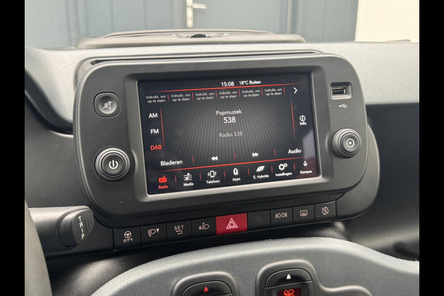 Fiat Panda 1.0 Hybrid RED Cross | Apple carplay | Climate control | Prijs is rijklaar!