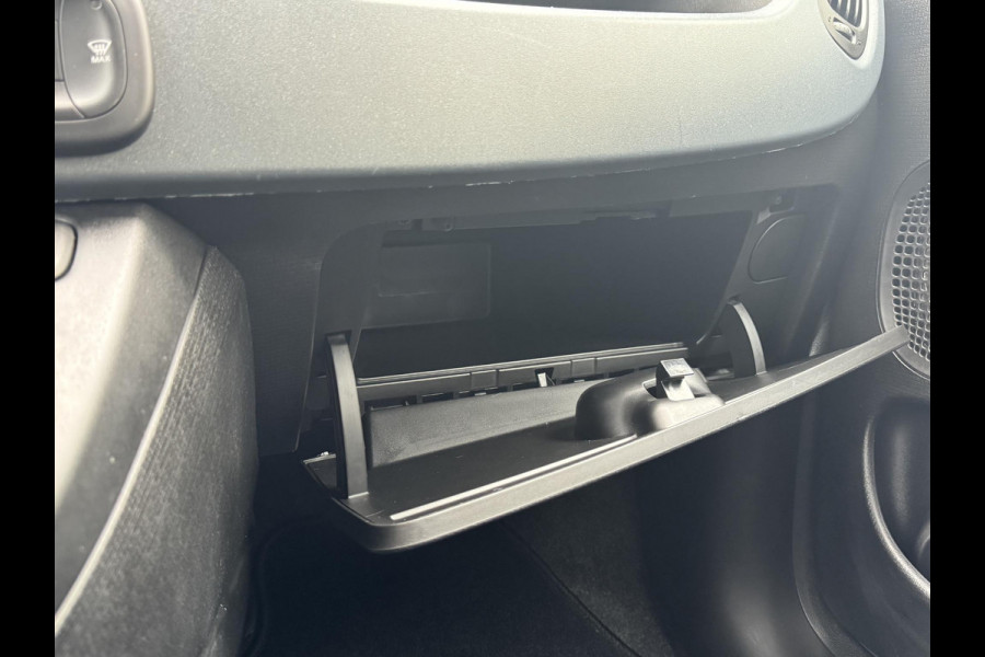 Fiat Panda 1.0 Hybrid RED Cross | Apple carplay | Climate control | Prijs is rijklaar!