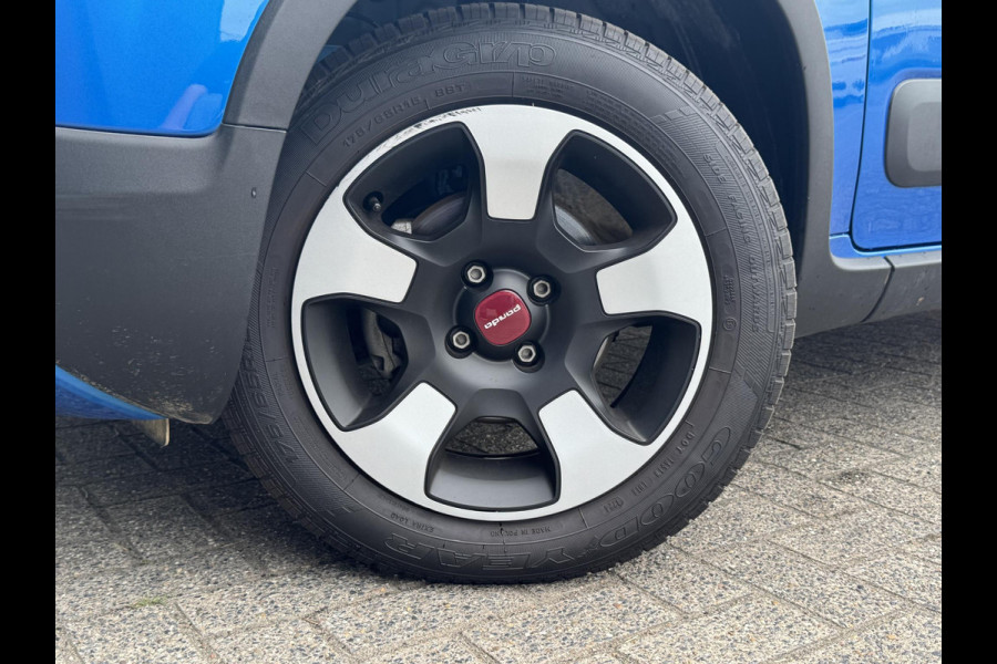 Fiat Panda 1.0 Hybrid RED Cross | Apple carplay | Climate control | Prijs is rijklaar!