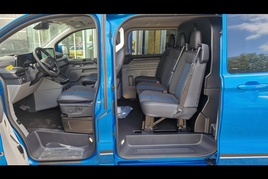 Ford Transit Custom 320 2.5 PHEV L2H1 Sport DC 233pk | 0,99% Renteactie! | Dubbele Cabine | Dubbele zijschuifdeur | Inklapbare trekhaak | 19 inch lichtmetalen Sport velgen (mat zwart) | Verwarmbaar stuurwiel | Navigatie systeem
