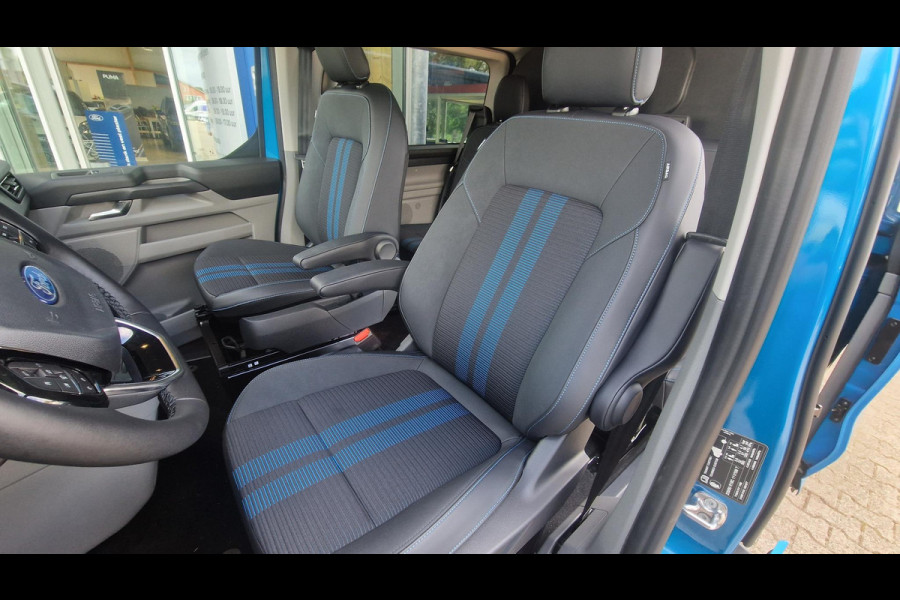 Ford Transit Custom 320 2.5 PHEV L2H1 Sport DC 233pk | 0,99% Renteactie! | Dubbele Cabine | Dubbele zijschuifdeur | Inklapbare trekhaak | 19 inch lichtmetalen Sport velgen (mat zwart) | Verwarmbaar stuurwiel | Navigatie systeem