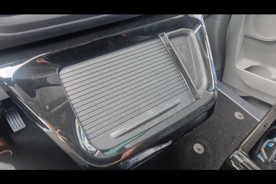 Ford Transit Custom 320 2.5 PHEV L2H1 Sport DC 233pk | 0,99% Renteactie! | Dubbele Cabine | Dubbele zijschuifdeur | Inklapbare trekhaak | 19 inch lichtmetalen Sport velgen (mat zwart) | Verwarmbaar stuurwiel | Navigatie systeem