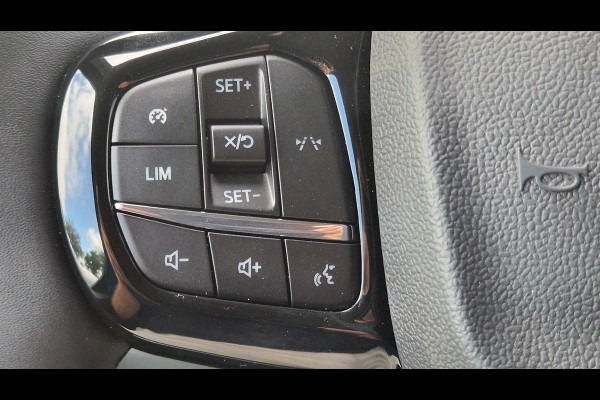 Ford Transit Custom 320 2.5 PHEV L2H1 Sport DC 233pk | 0,99% Renteactie! | Dubbele Cabine | Dubbele zijschuifdeur | Inklapbare trekhaak | 19 inch lichtmetalen Sport velgen (mat zwart) | Verwarmbaar stuurwiel | Navigatie systeem