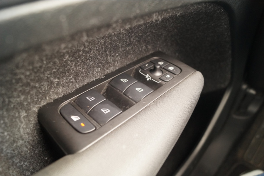 Volvo XC40 Recharge P8 AWD R-Design -ECC-CARPLAY-CAM-