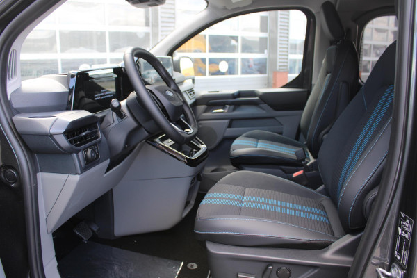 Ford Transit Custom 320 2.5 PHEV L2H1 Sport DC 233pk | | Dubbele Cabine | Dubbele zijschuifdeur | Inklapbare trekhaak | 19 inch lichtmetalen Sport velgen (mat zwart) | Verwarmbaar stuurwiel | Navigatie systeem