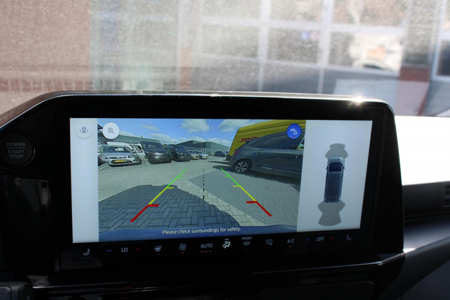 Ford Transit Custom 320 2.5 PHEV L2H1 Sport DC 233pk | | Dubbele Cabine | Dubbele zijschuifdeur | Inklapbare trekhaak | 19 inch lichtmetalen Sport velgen (mat zwart) | Verwarmbaar stuurwiel | Navigatie systeem