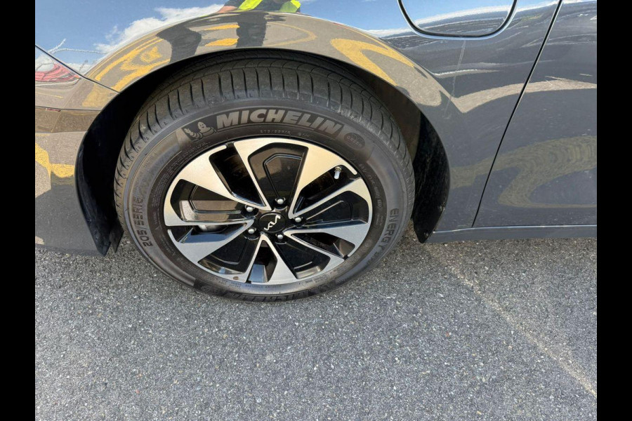 Kia Ceed Sportswagon 1.6 GDI PHEV DynamicLine | Stoelverwarming | Camera | Navigatie | Climate control