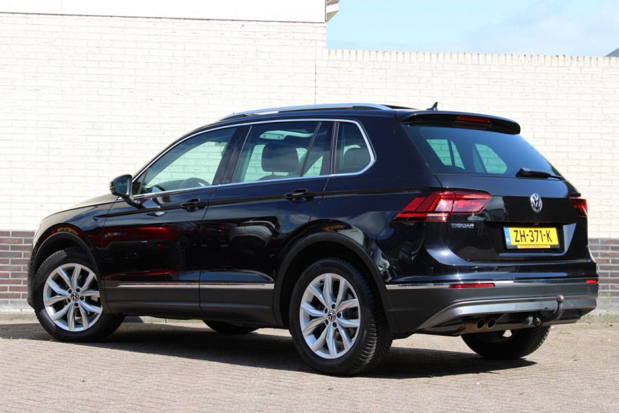 Volkswagen Tiguan 1.5 TSI ACT Highline | Trekhaak | Panoramadak | Memory | BLIS | Adaptieve cruise