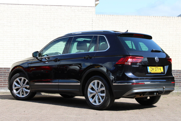 Volkswagen Tiguan 1.5 TSI ACT Highline | Trekhaak | Panoramadak | Memory | BLIS | Adaptieve cruise