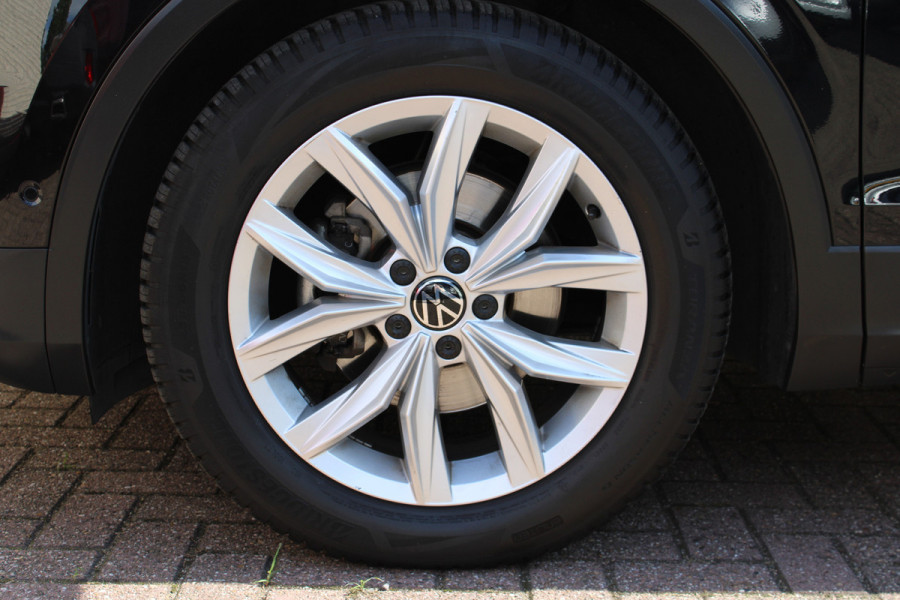 Volkswagen Tiguan 1.5 TSI ACT Highline | Trekhaak | Panoramadak | Memory | BLIS | Adaptieve cruise