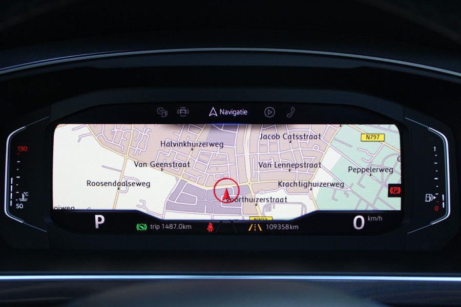 Volkswagen Tiguan 1.5 TSI ACT Highline | Trekhaak | Panoramadak | Memory | BLIS | Adaptieve cruise