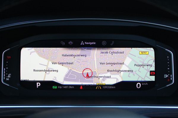 Volkswagen Tiguan 1.5 TSI ACT Highline | Trekhaak | Panoramadak | Memory | BLIS | Adaptieve cruise