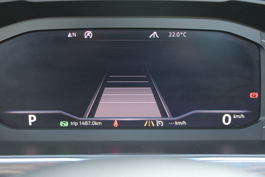 Volkswagen Tiguan 1.5 TSI ACT Highline | Trekhaak | Panoramadak | Memory | BLIS | Adaptieve cruise