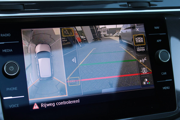 Volkswagen Tiguan 1.5 TSI ACT Highline | Trekhaak | Panoramadak | Memory | BLIS | Adaptieve cruise