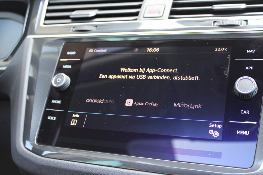 Volkswagen Tiguan 1.5 TSI ACT Highline | Trekhaak | Panoramadak | Memory | BLIS | Adaptieve cruise
