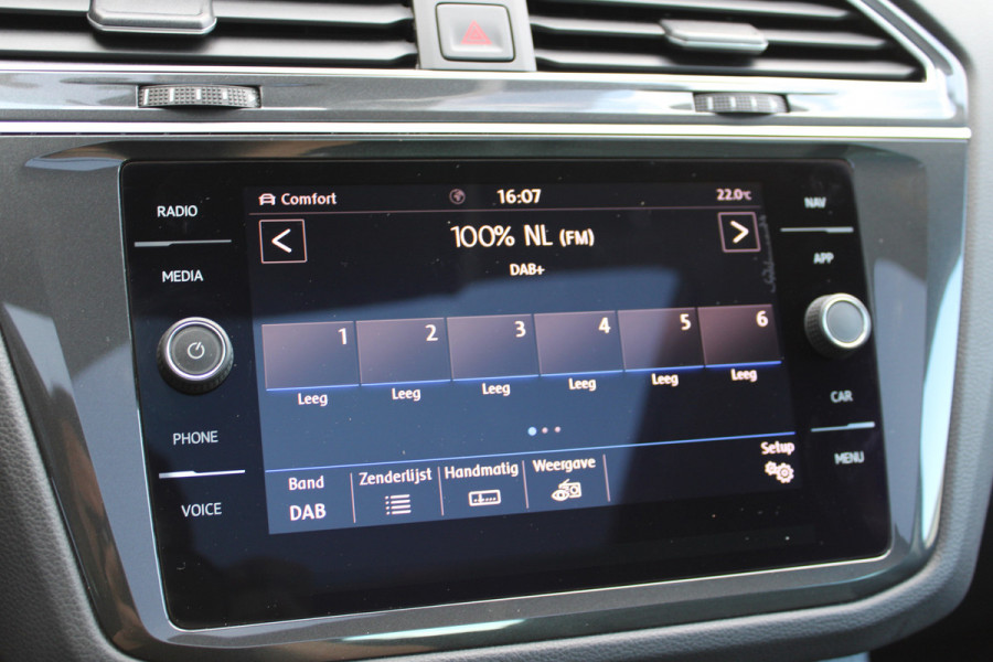 Volkswagen Tiguan 1.5 TSI ACT Highline | Trekhaak | Panoramadak | Memory | BLIS | Adaptieve cruise