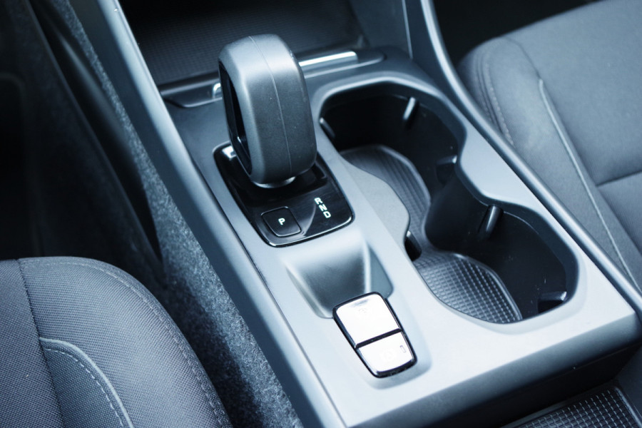 Volvo XC40 1.5 T4 211 PK Recharge Inscription Expression, Trekhaak, Camera, LED, Cruise Control